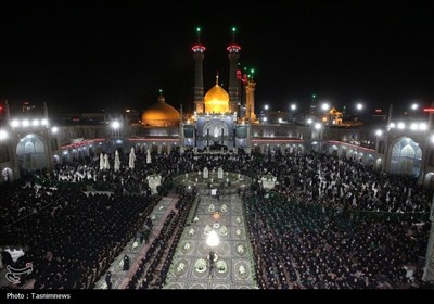آیین شمعدان‌ گردانی خادمان حرم حضرت معصومه(س)