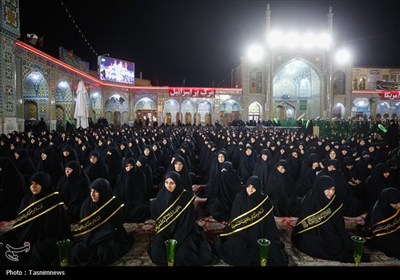 آیین شمعدان‌ گردانی خادمان حرم حضرت معصومه(س)