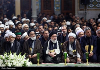 آیین شمعدان‌ گردانی خادمان حرم حضرت معصومه(س)