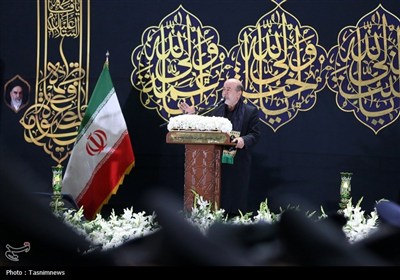 آیین شمعدان‌ گردانی خادمان حرم حضرت معصومه(س)