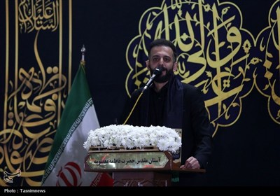 آیین شمعدان‌ گردانی خادمان حرم حضرت معصومه(س)