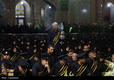 آیین شمعدان‌ گردانی خادمان حرم حضرت معصومه(س)
