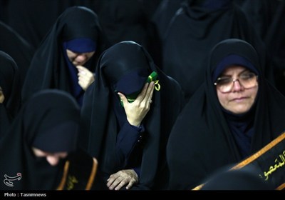 آیین شمعدان‌ گردانی خادمان حرم حضرت معصومه(س)