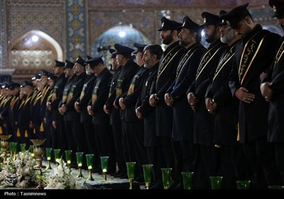 آیین شمعدان‌ گردانی خادمان حرم حضرت معصومه(س)