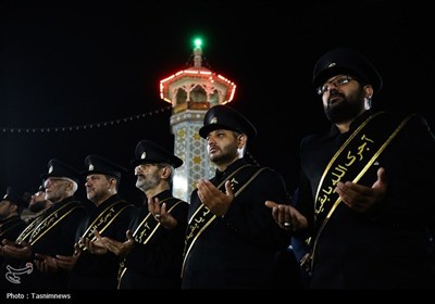 آیین شمعدان‌ گردانی خادمان حرم حضرت معصومه(س)