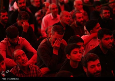 سنگ تمام مردم قم در عزاداری شام رحلت بانوی کرامت