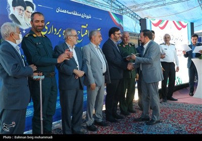 آیین افتتاح پروژه‌های عمرانی منطقه سه همدان