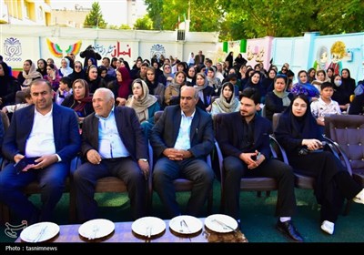 22 هزار غنچه به سوی الفبا