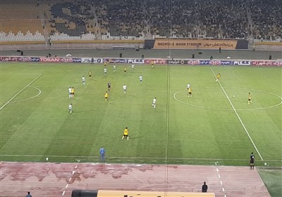 دقيقه،سپاهان،آريا،احسان،داور،بازيكن،اصفهان،صحنه،برخورد،حركت