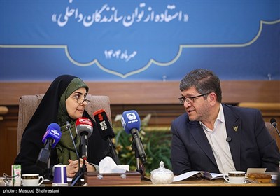 آیین امضای قراردادهای تامین ناوگان ریلی