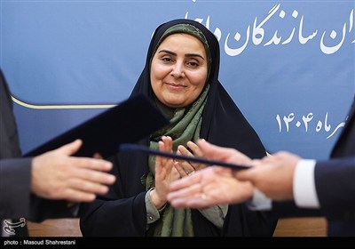 آیین امضای قراردادهای تامین ناوگان ریلی