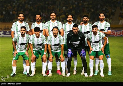 دیدار تیم‌های فوتبال سپاهان و ذوب‌آهن