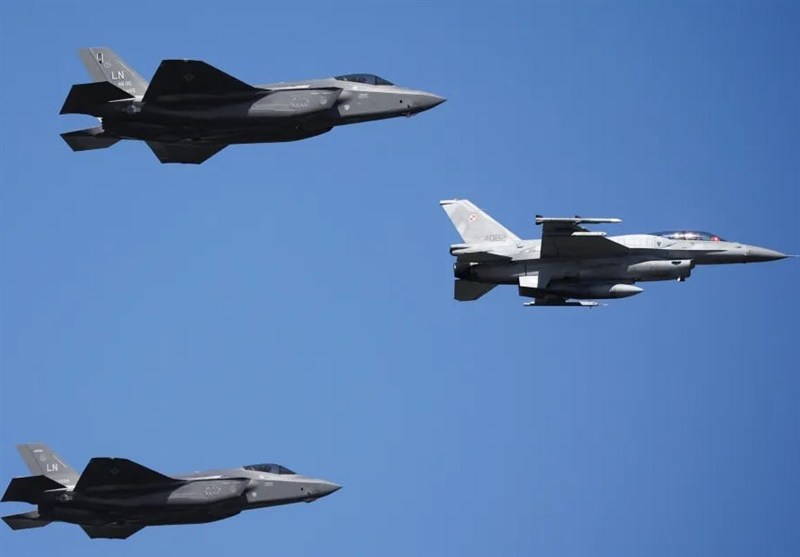 پرواز اضطراری جنگنده‌های ناتو در تقابل با پهپادهای ناشناس