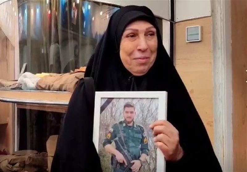 «تو دیگر تنها نیستی...»/ صدای آرامش‌بخش شهید در دل مادر