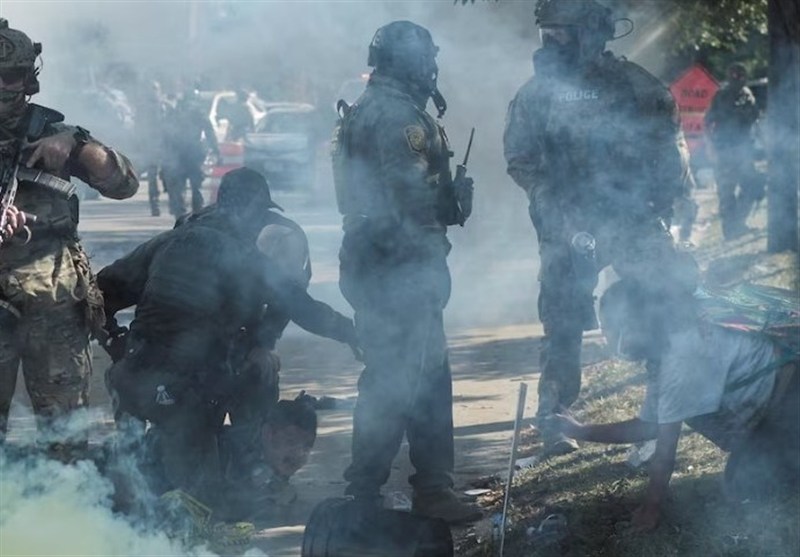 تیراندازی به سمت معترضان به سیاست‌های مهاجرتی ترامپ در شیکاگو