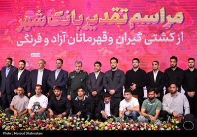 مراسم تجلیل از ملی پوشان کشتی ایران- عکس خبری تسنیم