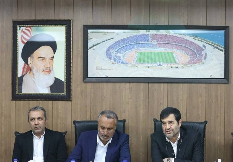 نشست وزیر ورزش با اعضای کمیسیون عمران مجلس در ورزشگاه آزادی