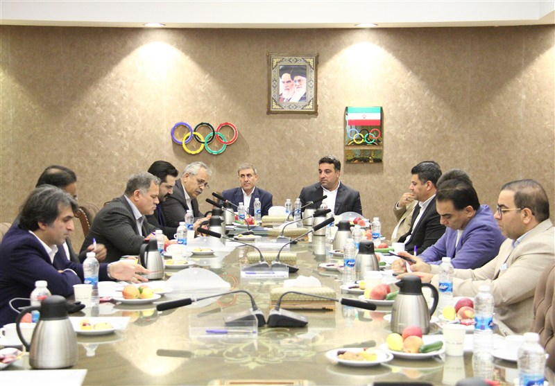 برگزاری نشست هم‌اندیشی فدراسیون دوومیدانی با مدیران ورزش مناطق آزاد