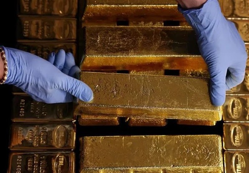 Gold Tops $4,000 As Investors Seek Safety