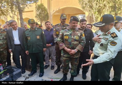 گلباران مزار شهدا به مناسبت هفته نیروی انتظامی در کردستان- ع ...