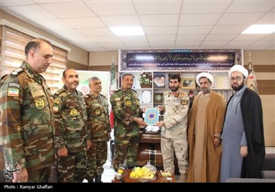 دیدار فرماندهان ارتش و مرزبانی کردستان- عکس صفحه استان تسنیم