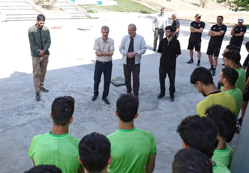 درویش با مایلیکهن و کاویانپور به محل تمرین پرسپولیس رفت 2