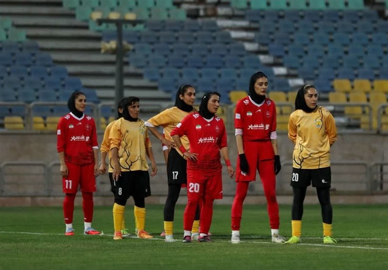 سپاهان پيروز اولين الكلاسيكوي تاريخ فوتبال بانوان كشور
