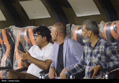 دیدار تیم های فوتبال شناورسازی قشم و نود ارومیه- عکس صفحه اس ...