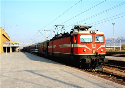 تزریق بی‌نتیجه 10 همت به بخش ریلی؛ چرا بهره‌وری لکوموتیوها در کشور پایین است؟