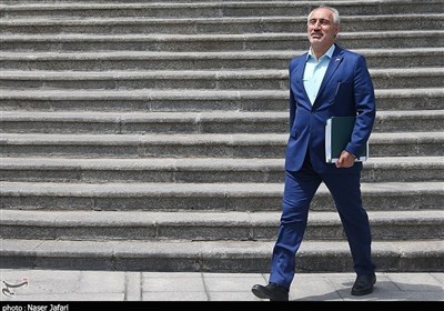 رد پای یک «اشتباه استراتژیک» در جهش ساعتی دلار/ چرا بازار ارز بعد از مصوبه دولت به هم ریخت؟