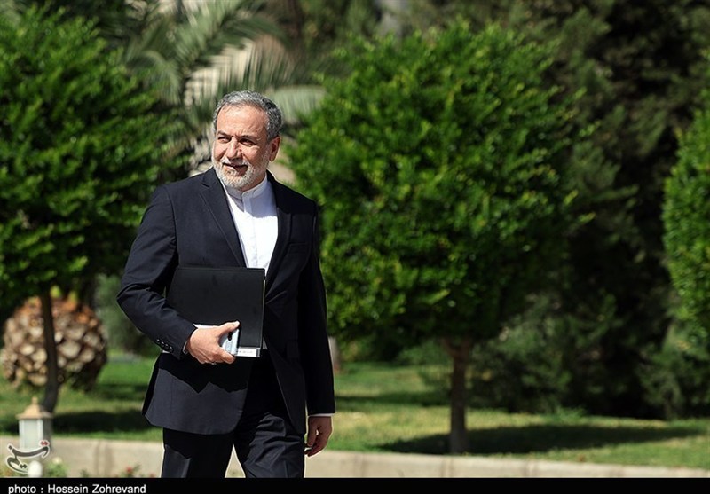 تفاصيل اجتماع نواب البرلمان الإيراني مع عراقجي حول وضع الجزر الثلاث