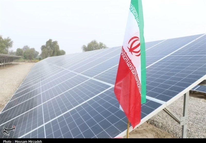 President Urges Rapid Expansion of Solar Power Plants in Iran