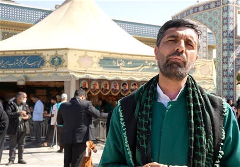 رزمندگان لشکر 14 امام حسین(ع) خادم چایخانه امام رضا(ع) شدند