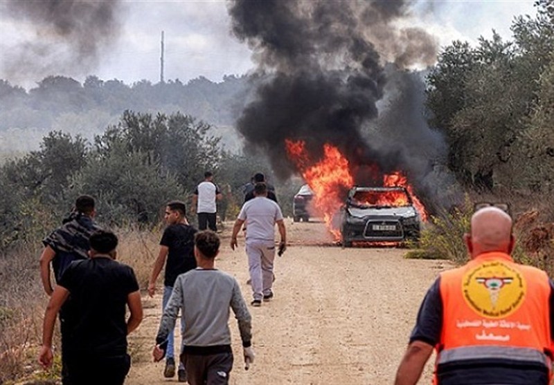 Israeli Regime Forces Storm Homes of Palestinian Prisoners Ahead of Expected Swap