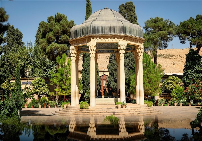 حافظ؛ صدای قرآن در جام شعر فارسی