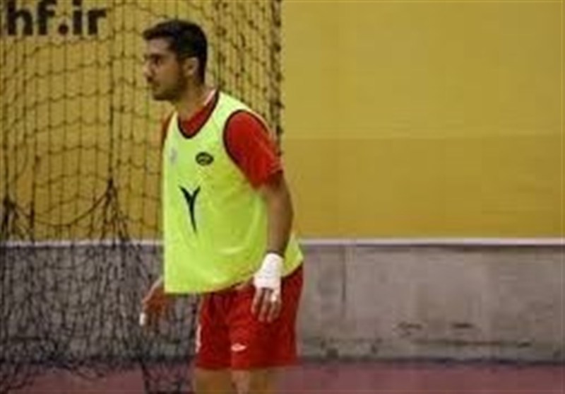 بازیکن هندبال سپاهان: برای تکرار قهرمانی آمده‌ایم/حضور تیم‌های بزرگ سطح هندبال کشور را بالا برده است