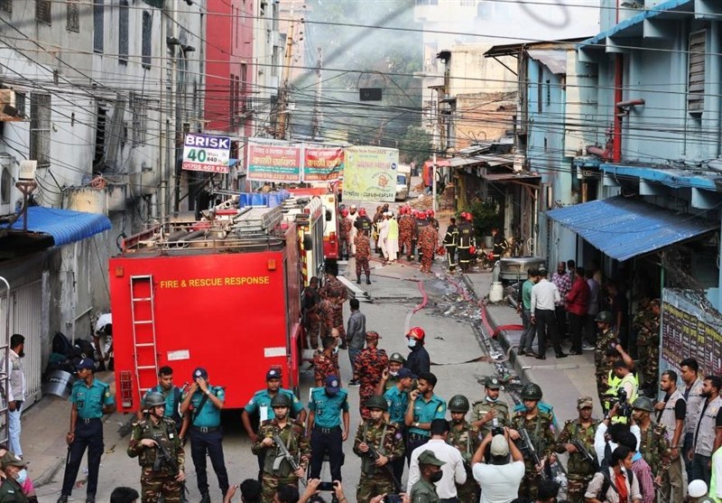 16 Dead in Blaze at Bangladeshi Chemical Warehouse, Garment Factory