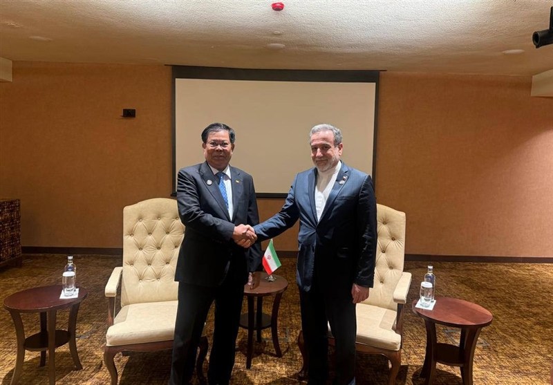 رایزنی وزیران خارجه ایران و میانمار در اوگاندا