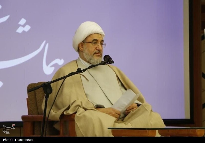 آیت‌الله اراکی: اجلاس شرم‌الشیخ صحنه تحقیر سران برخی کشورها در برابر ترامپ بود/ دنیا ‌ایران را ستایش کرد