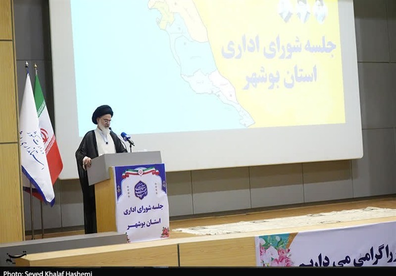 آیت‌الله حسینی‌بوشهری: مردم نباید در پیچ‌وخم بروکراسی اداری سال‌ها معطل بمانند
