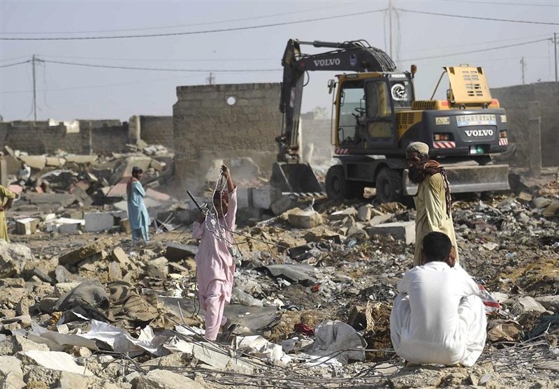 تخریب بیش از 300 خانه و مغازه در کمپ پناهجویان افغان در کراچی