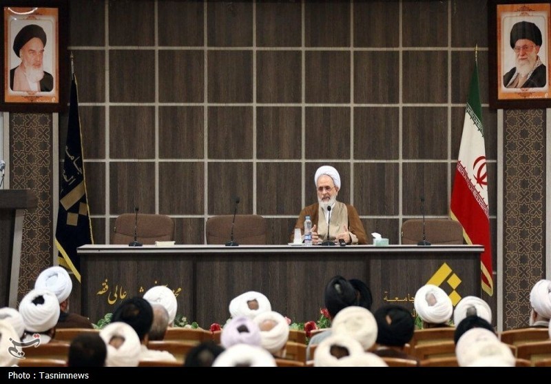 5 محور محتوایی پیام امام خامنه‌ای به حوزه‌های علمیه / مأموریت جهانی حوزه و روحانیت