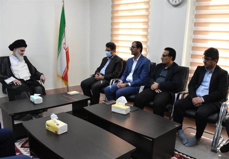 آیت‌الله حسینی بوشهری: تکریم ارباب رجوع در کمیته امداد باید در اولویت برنامه‌ها قرار گیرد