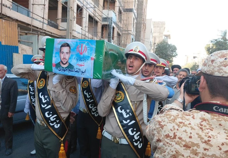 پیکر مطهر شهید قاسم مهری پس از 4 ماه بر دوش مردم شهیدپرور اسلامشهر تشییع شد