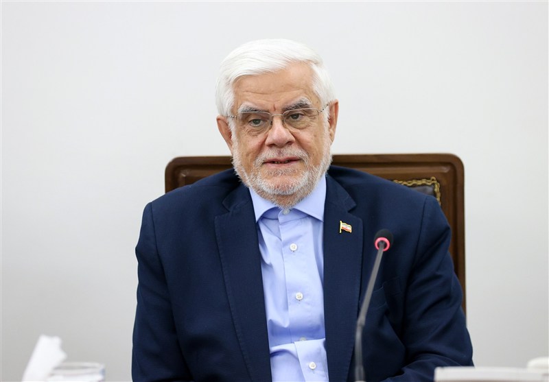عارف: دانشگاه برای تقویت روحیه ملی نقش‌آفرینی کند