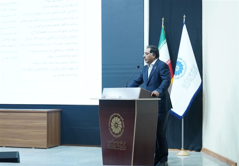 یزد باید از ظرفیت‌های بازار سرمایه برای توسعه اقتصادی بهره‌مند شود