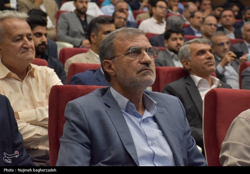 دولت مزاحمت‌ها را از مسیر تولید حذف کند