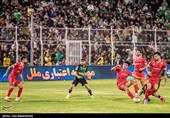 دیدار تیمهای فوتبال خیبر خرم‌آباد و پرسپولیس تهران