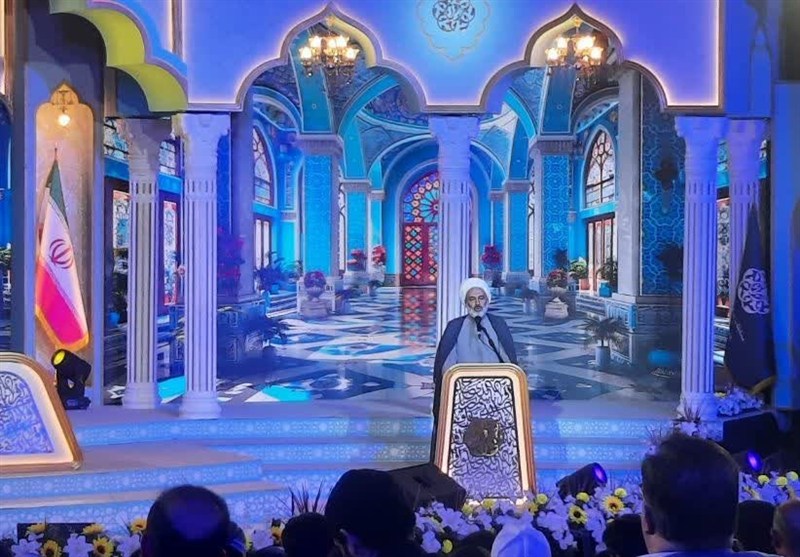 اختتامیه نغمات دینی در کردستان/نگاه به قرآن تشریفاتی نباشد