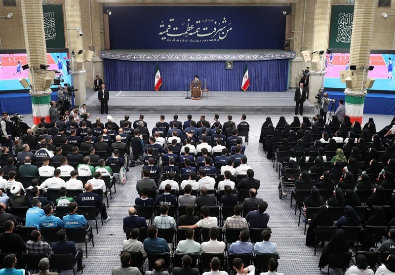 حاشیهنگاری تسنیم از دیدار ورزشیها با رهبر انقلاب؛ از سلام نظامی تا انگشتری که به یک ناشنوا رسید